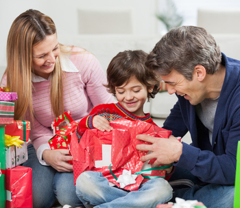 ​Demasiados juguetes en Navidad: ¿cuántos regalos deberían recibir los niños?